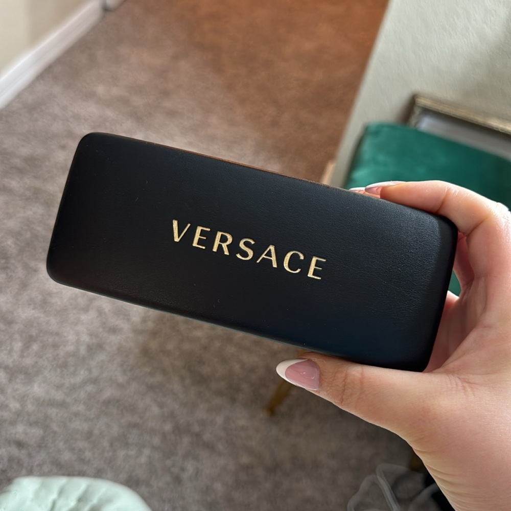 VERSACE SUNNIES 🖤 - Picture 5 of 6